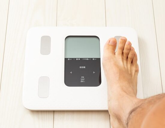 男性の体脂肪率平均はどのくらい？肥満・痩せのリスクや改善法を解説